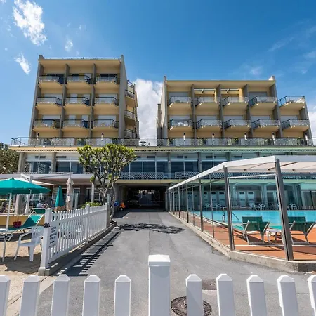 Bellevue Et Mediterranee 4*