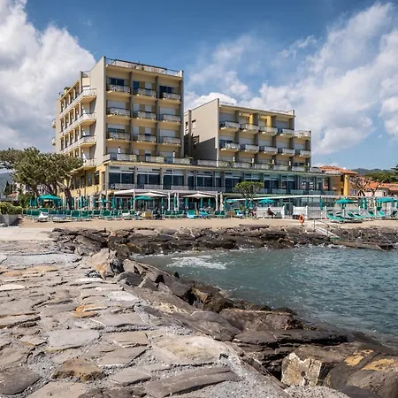 Bellevue Et Mediterranee Hotel Diano Marina