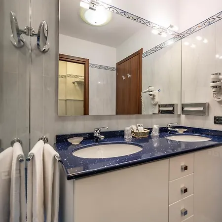 호텔 Bellevue Et Mediterranee 4*