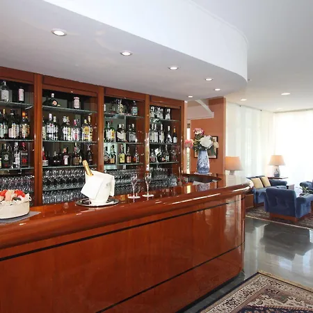 호텔 Bellevue Et Mediterranee