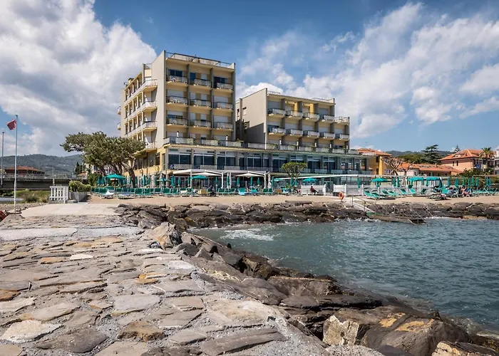 Bellevue Et Mediterranee Hotel Diano Marina