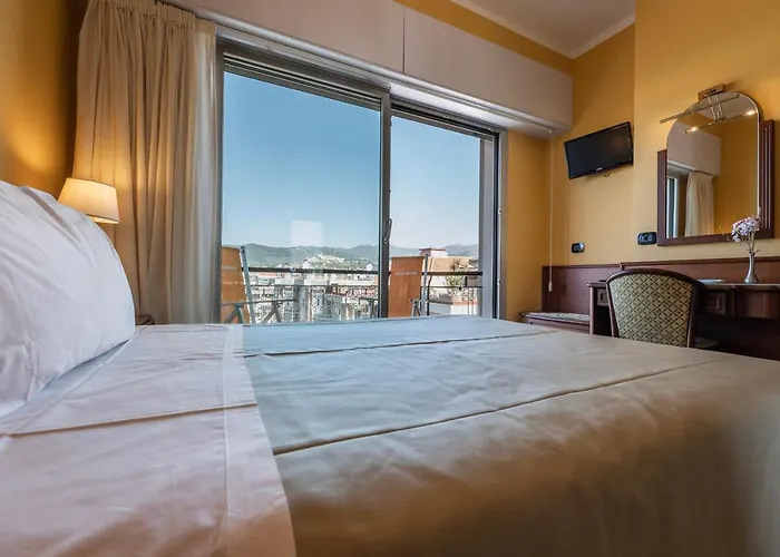 Bellevue Et Mediterranee Hotel 4*