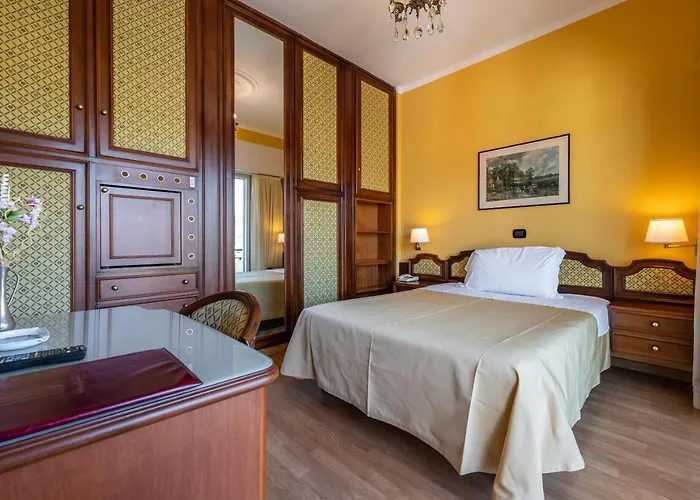 Hotel Bellevue Et Mediterranee