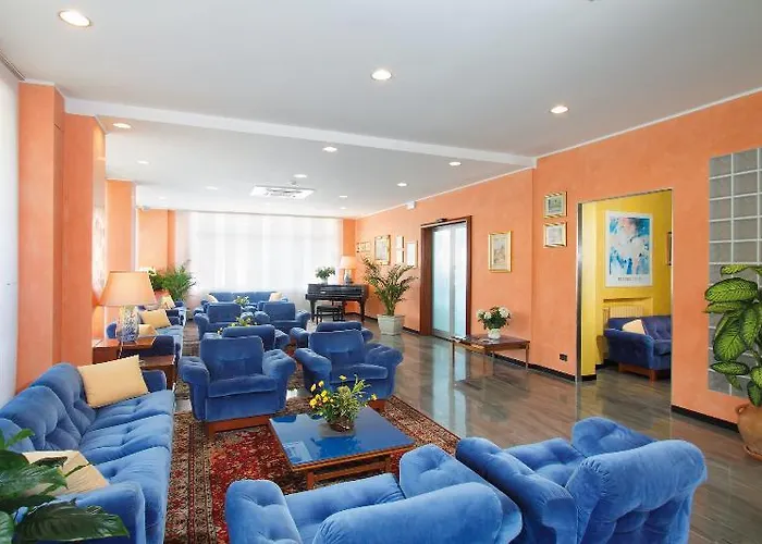 Hotel Bellevue Et Mediterranee 4*