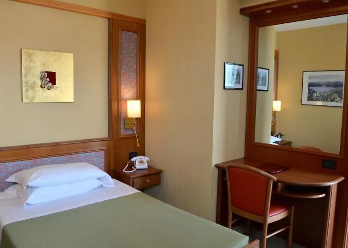 Hotel Bellevue Et Mediterranee 4*