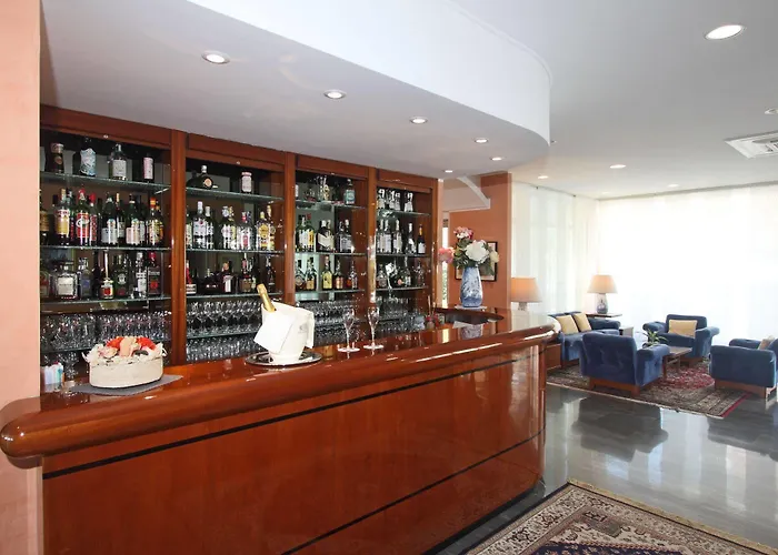 Hotel Bellevue Et Mediterranee