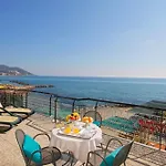 Hotel Bellevue Et Mediterranée