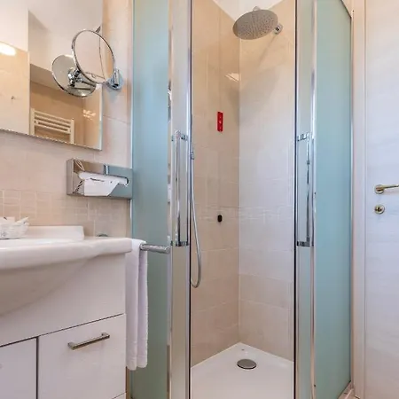 Hotel Bellevue Et Mediterranée