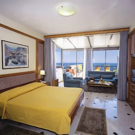 Hotel Bellevue Et Mediterranée