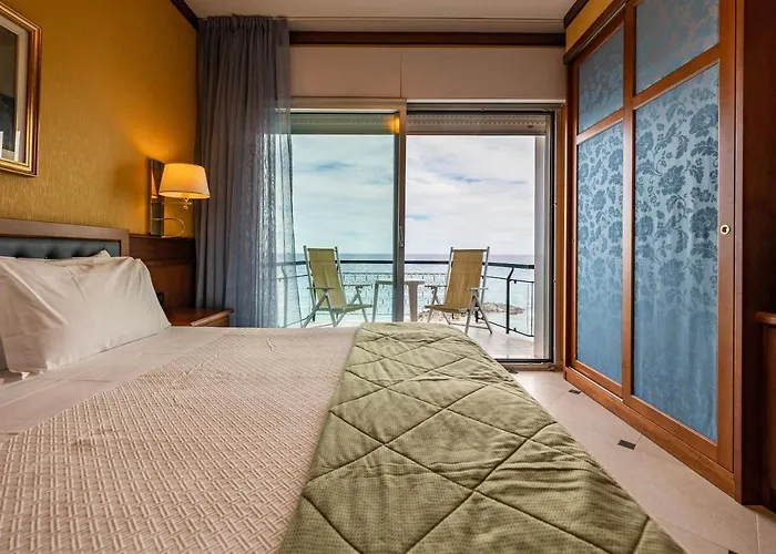 Ξενοδοχείο Bellevue Et Mediterranee 4*