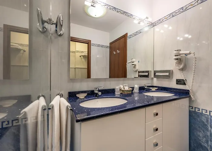 Ξενοδοχείο Bellevue Et Mediterranee 4*